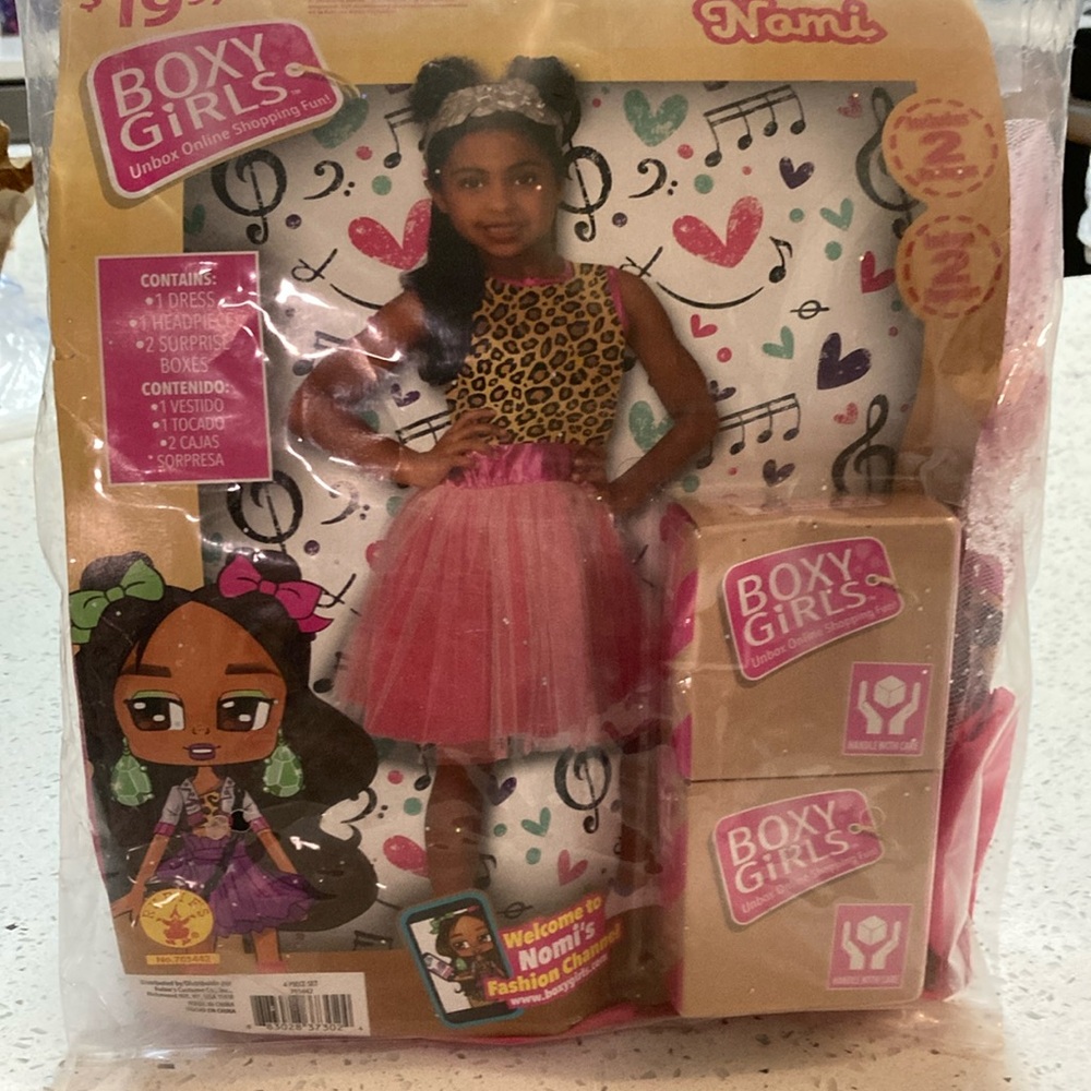 Boxy girls costume NWT
